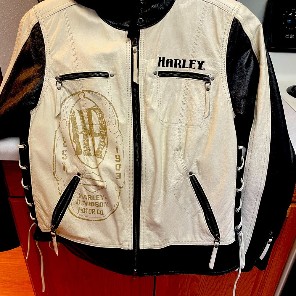 Ladies Harley-Davidson White & Black Leather Jacket w/ Black Hoodie